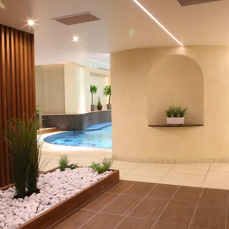 Отель Palace 4*