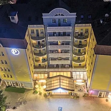 Palace 4*