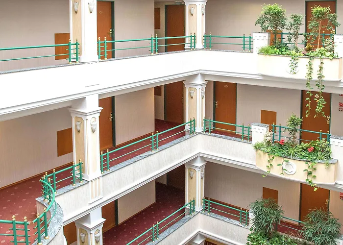 Palace 4*